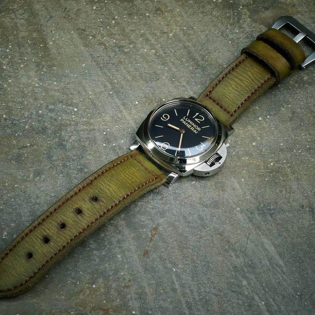 Amazon-Strap-on-Panerai-Luminor-made-by-Gunny-Straps