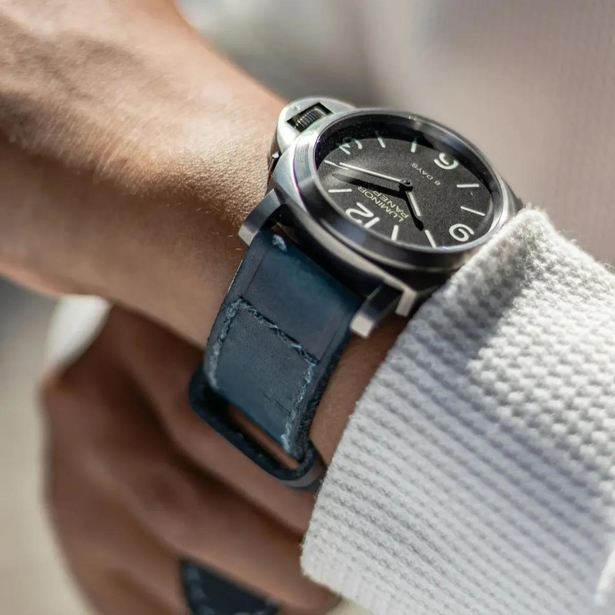Caitlin-6-Strap-on-Panerai-Luminor-made-by-Gunny-Straps