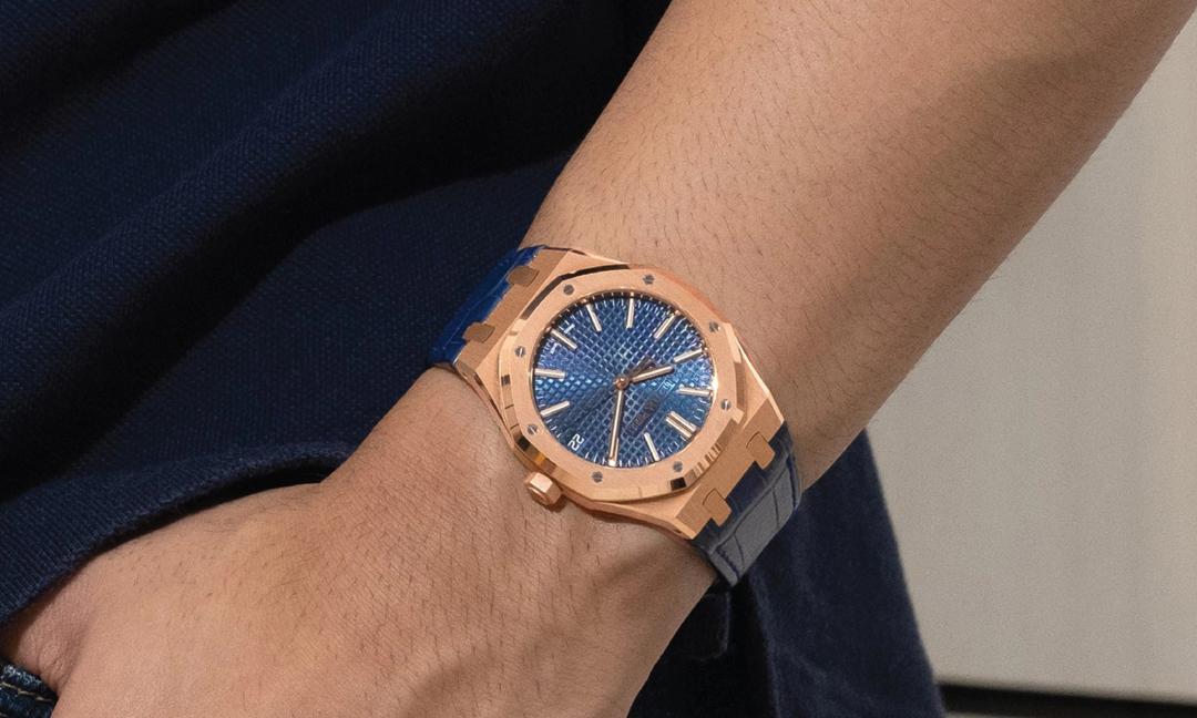 Keunggulan Jam Tangan Mewah Audemars Piguet Royal Oak 41mm, Rose Gold, Blue Dial, Blue Strap