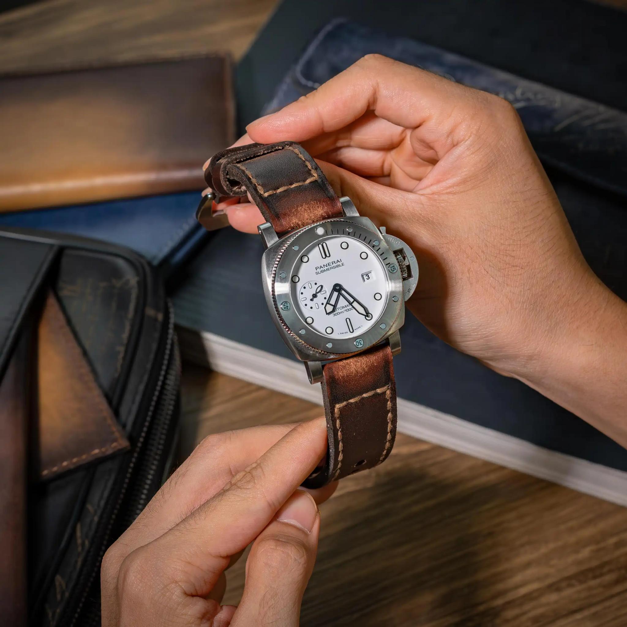 Caitlin-4-strap-on-Panerai-Luminor-Chrono-Daylight-made-by-Gunny-Straps